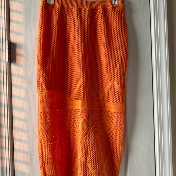 🧡 Willow & Wind 2-Piece Knit Set – Orange Crop Top & Skirt (Size M) - Picture 6 of 6